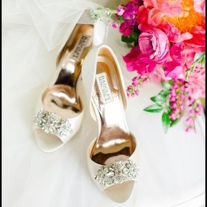 Badgley Mischka Giana Pump- Ivory (8.5)